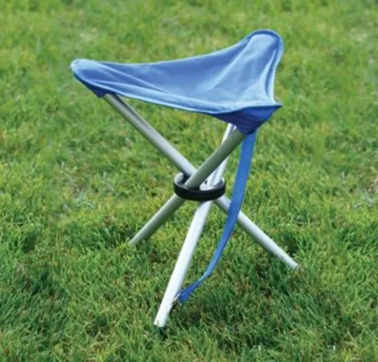 FOLDING TRIPOD STOOL